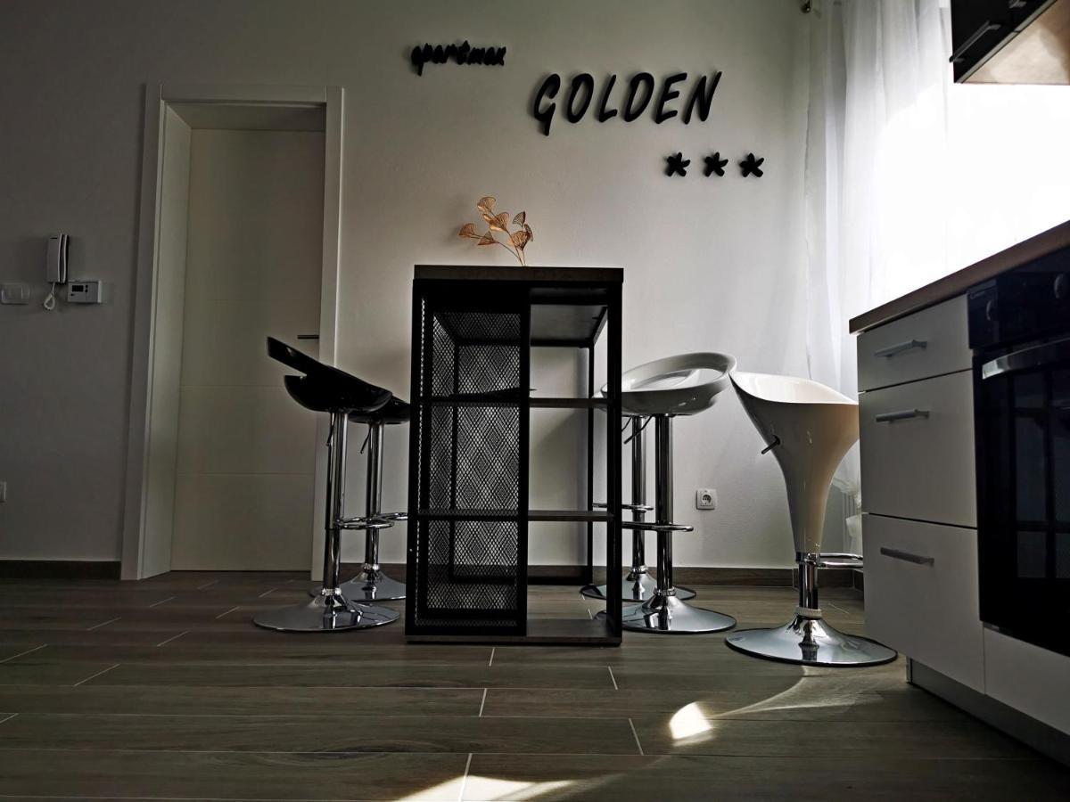 Апартаменты Golden - Self Check In Осиек Экстерьер фото